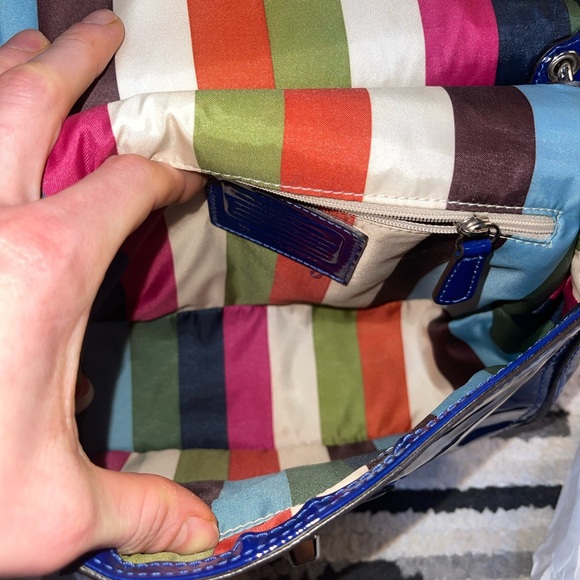 Coach Willis blue patent leather crossbody purse - Picture 12 of 14